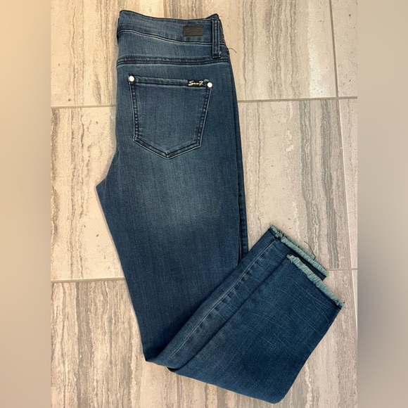 Denim jeans with lace accents - Picture 3 of 4